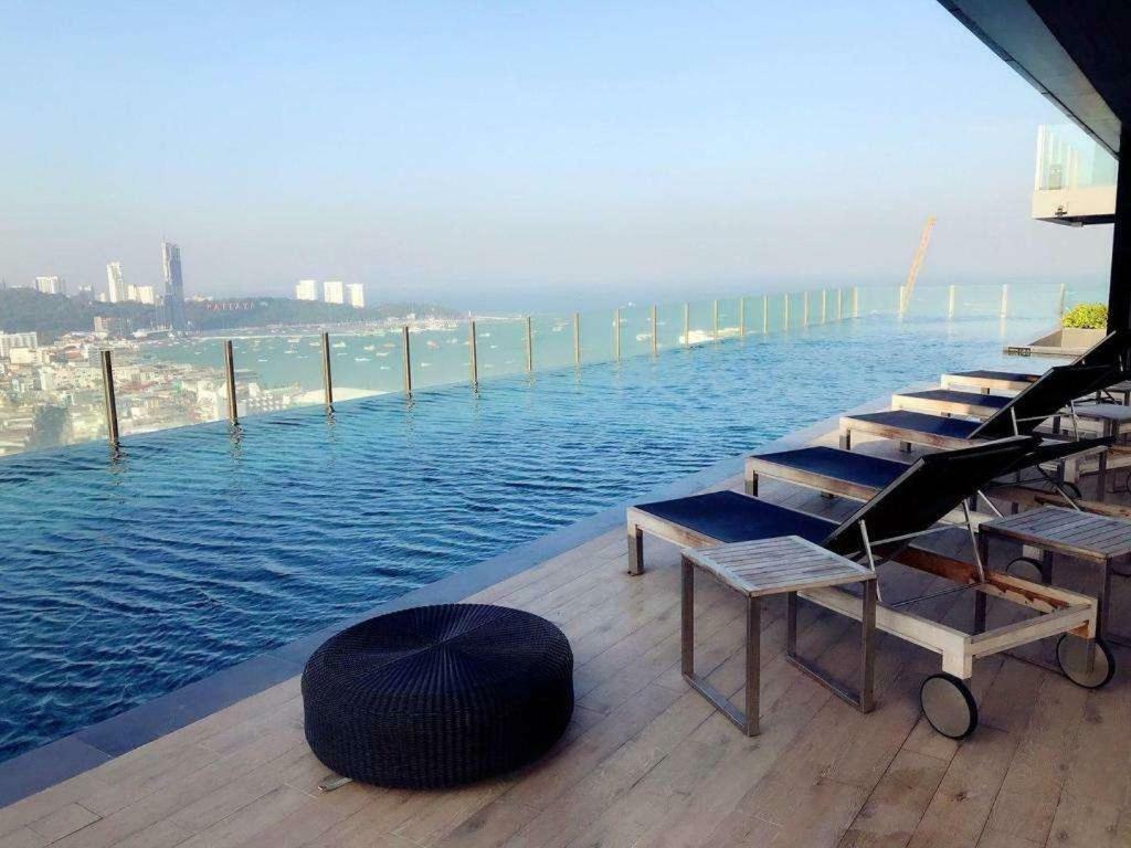 The Base Central Pattaya Seaview Dış mekan fotoğraf